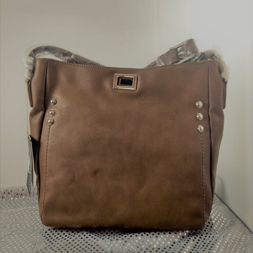 Jesse James Concealed Carry Crossbody - Picture 5 of 7
